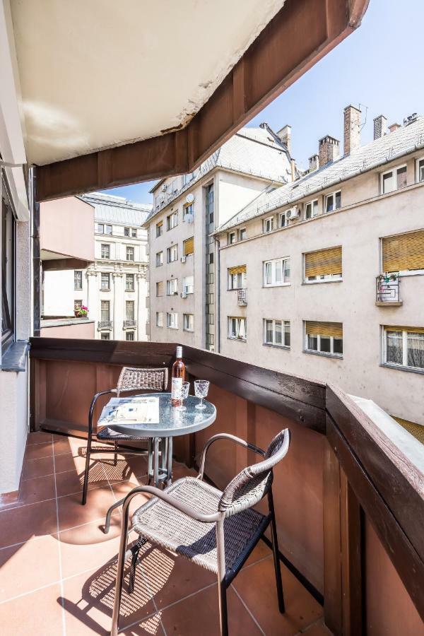 Bpr Golden Corner With Balcony & A/c Apartamento Budapeste